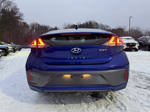 Used 2022 Hyundai Ioniq SEL image 11