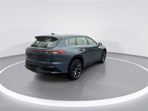 Used 2025 Toyota Crown Signia w/ Advanced Technology Package image 8