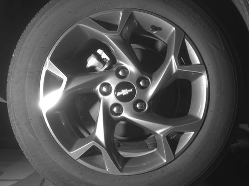 Used 2025 Chevrolet Trax LT FWD image 15