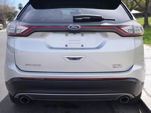 Used 2018 Ford Edge SEL image 10