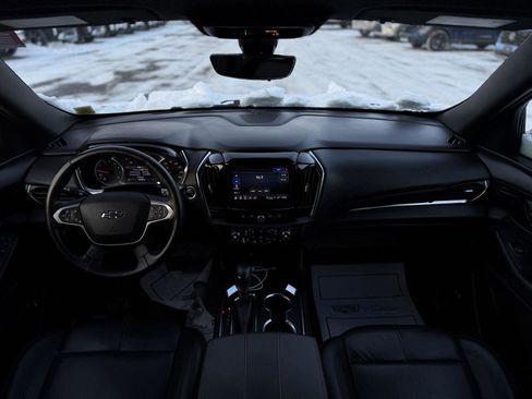 Used 2022 Chevrolet Traverse RS image 25