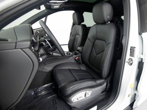 New 2026 Porsche Macan S AWD/4WD image 5