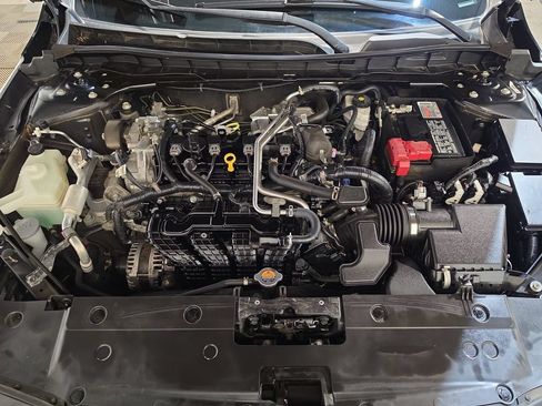 Used 2024 Nissan Altima 2.5 SV FWD image 17