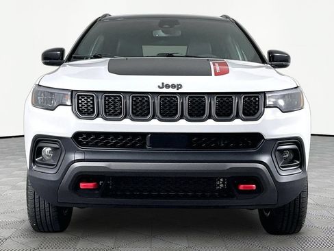Used 2024 Jeep Compass Trailhawk AWD/4WD image 2