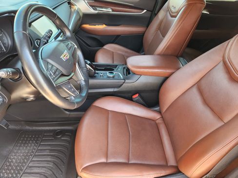 Used 2021 Cadillac XT5 Premium Luxury FWD image 11