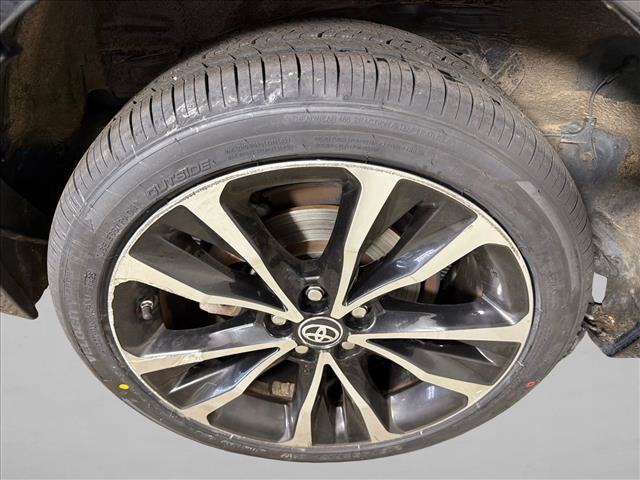 Used 2018 Toyota Corolla SE FWD image 17