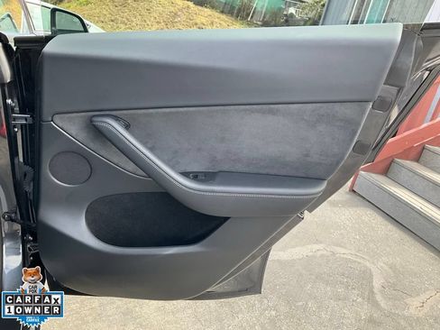 Used 2024 Tesla Model Y 2WD image 63