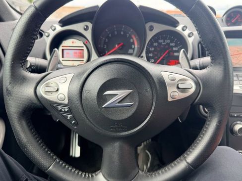 Used 2009 Nissan 370Z Touring w/ Sport Pkg RWD image 24