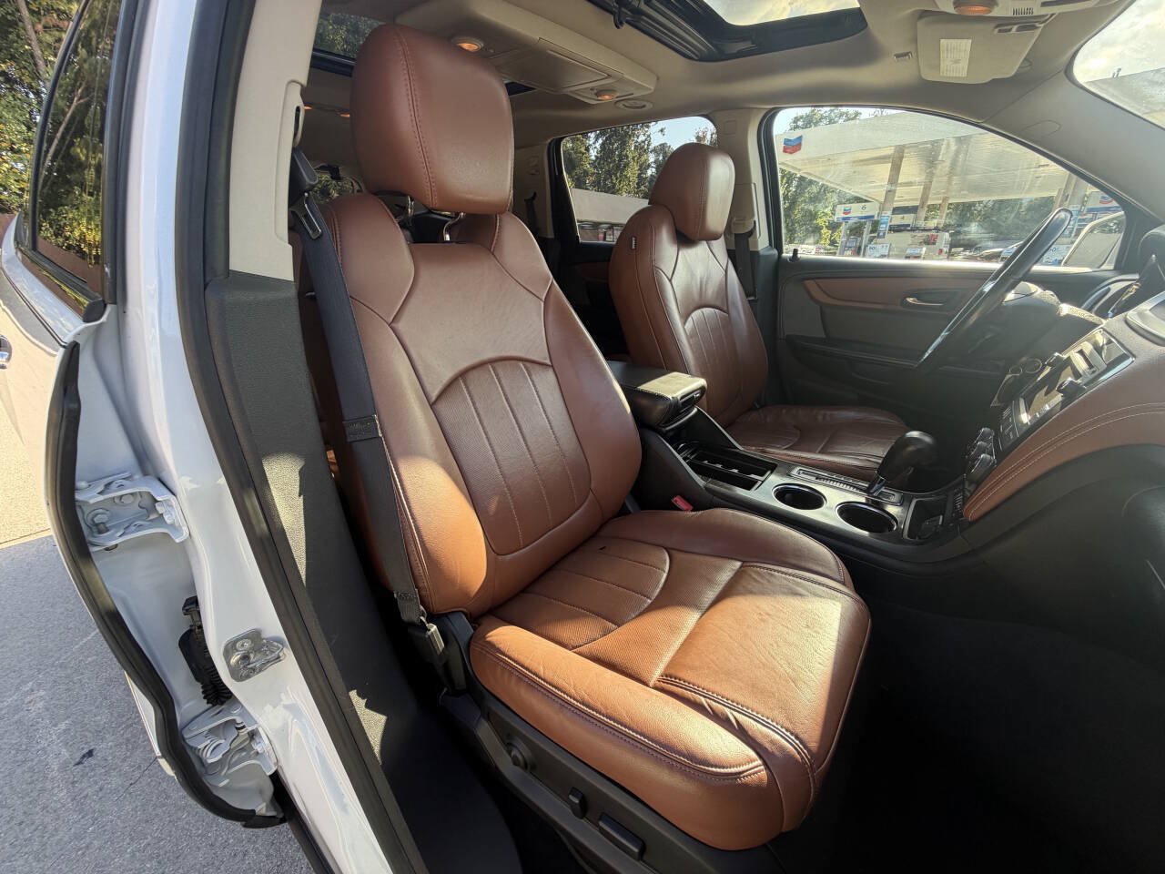 Used 2016 Chevrolet Traverse LTZ AWD/4WD image 7