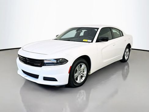 Used 2023 Dodge Charger SXT RWD image 3