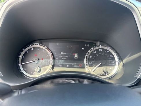 Used 2024 Toyota Highlander XSE FWD image 28