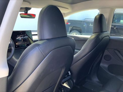 Used 2023 Tesla Model Y Long Range AWD/4WD image 12