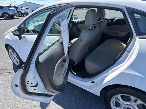Used 2016 Ford Fiesta SE image 15