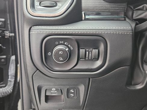 Used 2024 RAM 1500 Limited image 19