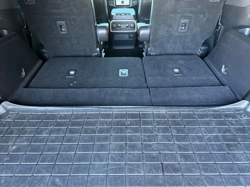 Used 2022 Ford Expedition Max Limited image 16