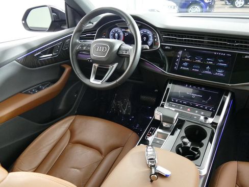 Used 2021 Audi Q8 Premium Plus w/ Premium Plus Package AWD/4WD image 22