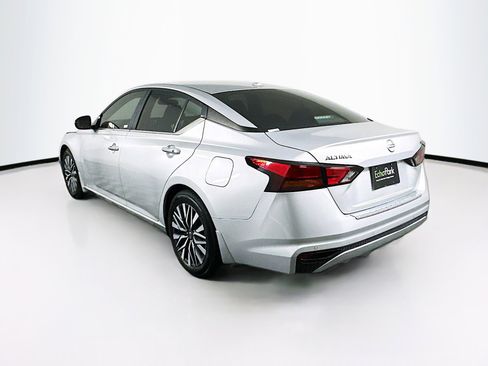 Used 2023 Nissan Altima 2.5 SV image 5