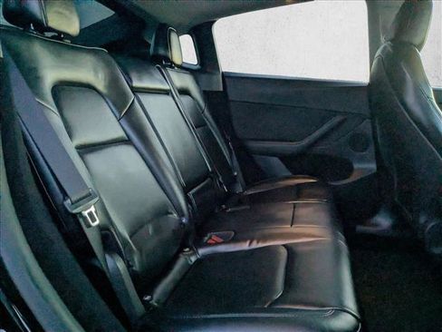 Used 2025 Tesla Model Y Performance image 21