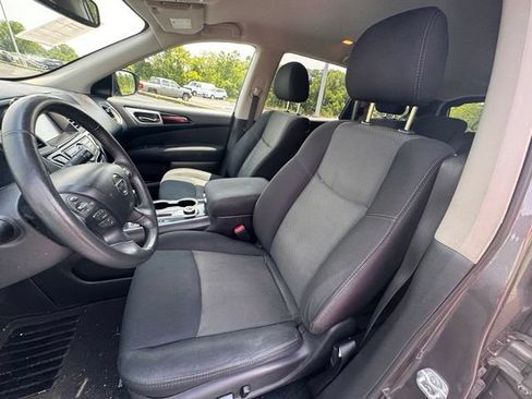 Used 2017 Nissan Pathfinder SV AWD/4WD image 14