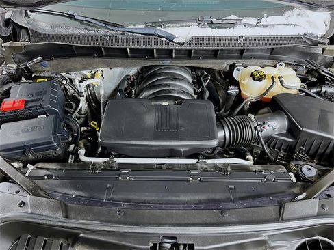 Used 2022 Chevrolet Suburban Premier image 29