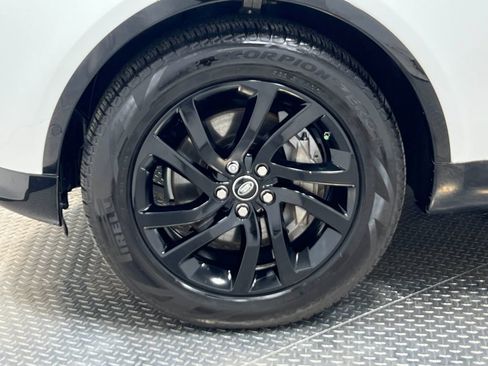 Used 2020 Land Rover Discovery Landmark image 41