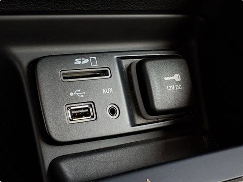 Used 2015 Jeep Cherokee Latitude FWD image 17