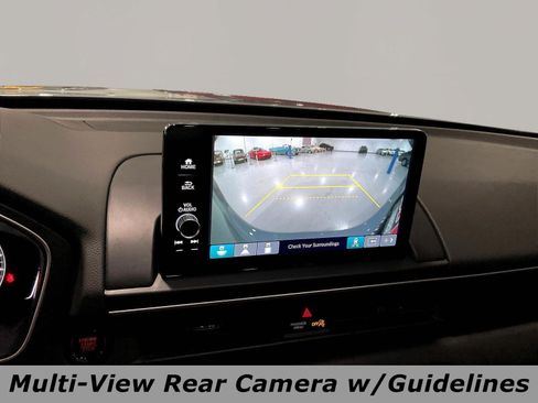 Certified 2025 Honda Pilot Touring image 14