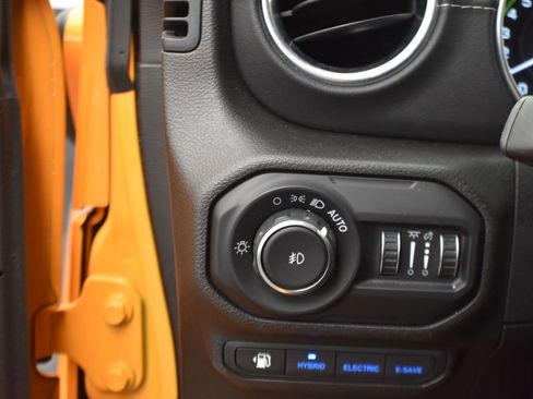 Used 2021 Jeep Wrangler Unlimited Sahara w/ Cold Weather Group image 32