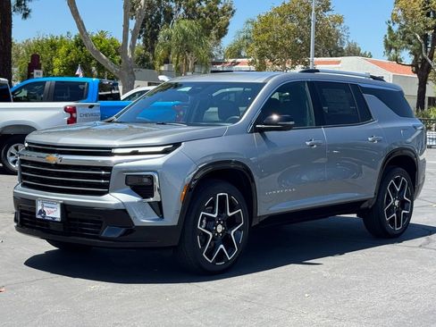New 2026 Chevrolet Traverse High Country w/ LPO, Floor Liner Package AWD/4WD image 3