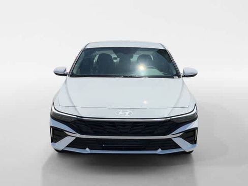 New 2026 Hyundai Elantra SE FWD image 8