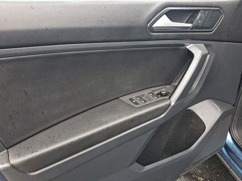 Used 2018 Volkswagen Tiguan SE AWD/4WD image 11