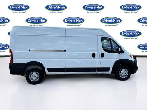Used 2025 RAM ProMaster 2500 w/ Convenience Group FWD image 8