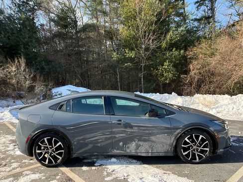 Used 2023 Toyota Prius Prime XSE image 6