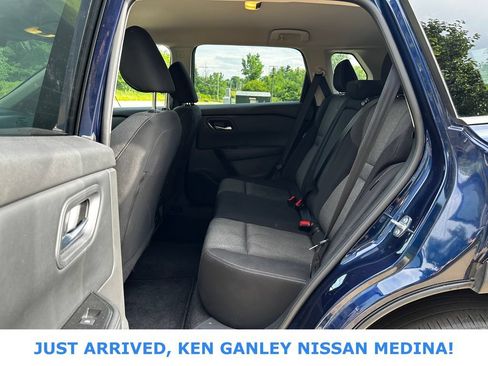 Certified 2025 Nissan Rogue SV AWD/4WD image 15