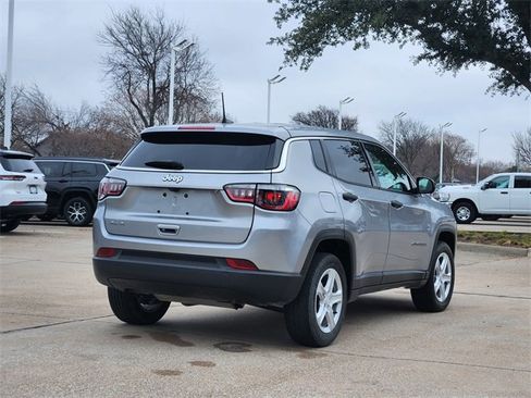 Used 2023 Jeep Compass Sport image 7