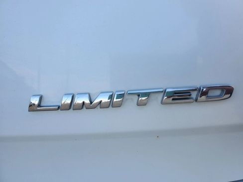 Used 2011 Ford Taurus Limited w/ 303A Rapid Spec Order Code image 14