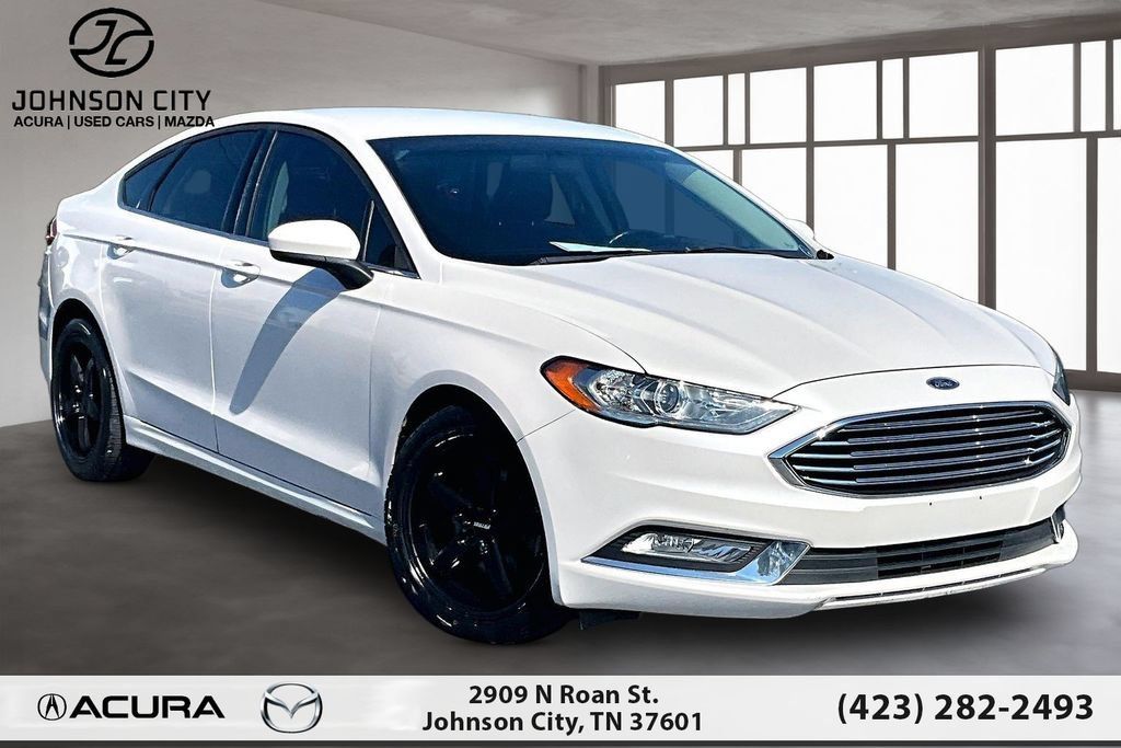 Used 2017 Ford Fusion SE w/ Equipment Group 201A FWD image 12