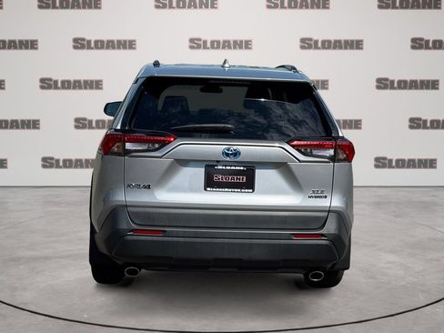 Used 2020 Toyota RAV4 XLE w/ Convenience Package AWD/4WD image 4