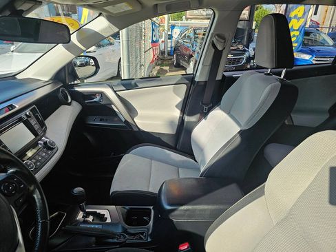 Used 2018 Toyota RAV4 XLE w/ Plus Extra Value Package AWD/4WD image 8