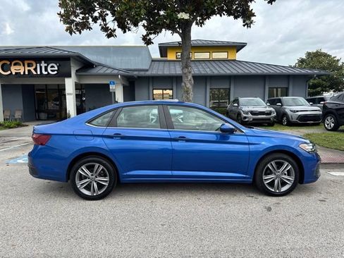 Used 2024 Volkswagen Jetta SE FWD image 8