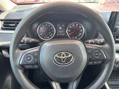 Used 2021 Toyota RAV4 XLE AWD/4WD image 15