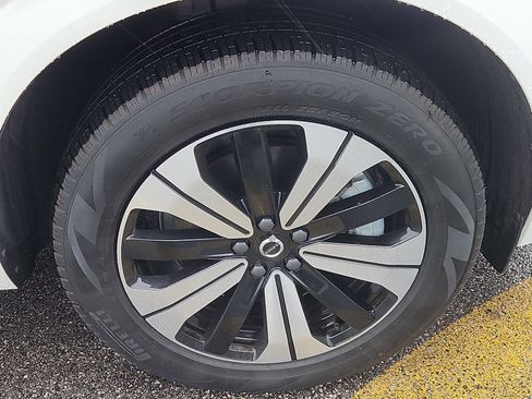 Used 2025 Volvo XC60 T8 Plus w/ Climate Package image 30