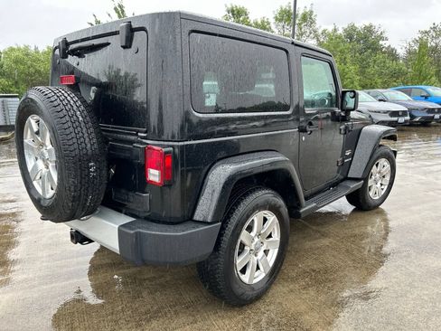 Used 2012 Jeep Wrangler Sahara w/ Connectivity Group AWD/4WD image 4