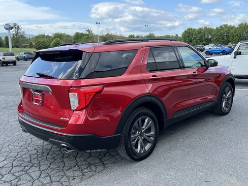 Used 2021 Ford Explorer XLT w/ Equipment Group 202A AWD/4WD image 6