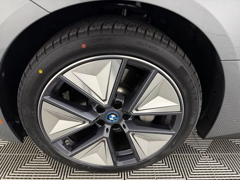 Used 2024 BMW i4 eDrive35 w/ Convenience Package RWD image 11