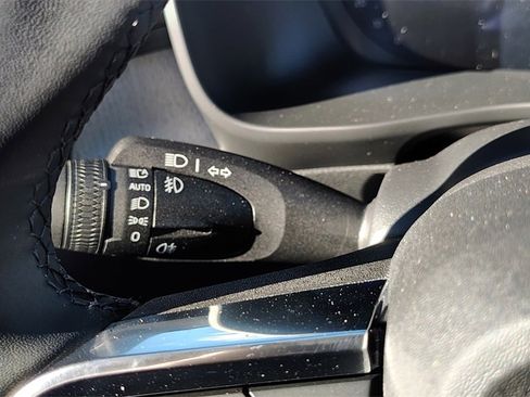 New 2026 Volvo XC40 B5 Core w/ Climate Package image 18