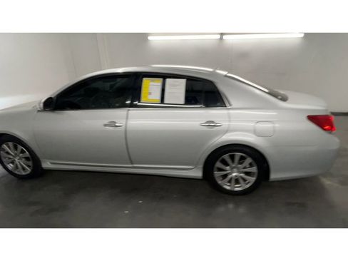 Used 2011 Toyota Avalon Limited image 6