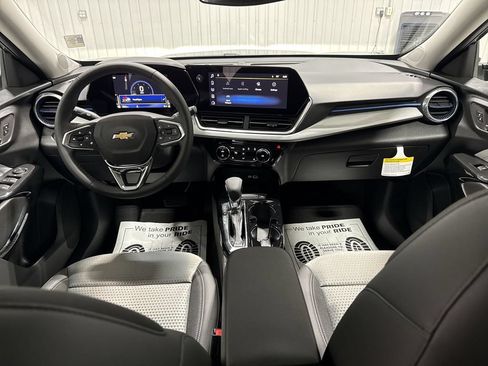 New 2026 Chevrolet Trax LT w/ LT Convenience Package FWD image 21