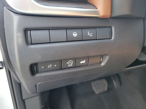 New 2026 Nissan Rogue Platinum w/ Tech Package AWD/4WD image 17