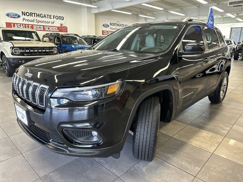 Used 2021 Jeep Cherokee Latitude Lux image 16
